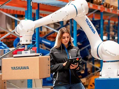 Specifically designed with palletizing in mind, the robust HC30PL cobot enables safe and efficient fenceless production in demanding environments. The HC30PL offers hand-guided programming for direct teaching of points, and an ISO standard tool flange and electrical connections facilitate a plug and play approach for easy deployment. Made of cast aluminum for durability, it is IP67-rated and features an easy-to-clean surface. NSF H1 certified food-grade grease is included as standard.